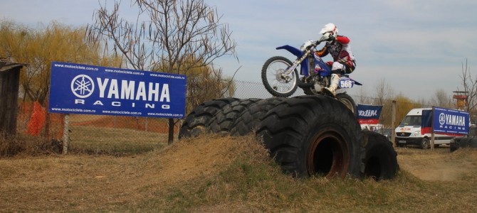 Yamaha YZ450F – prezentare filmată la Ciolpani a noului model, împreună cu Julian Răduţă