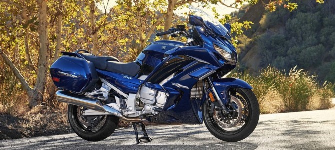 Modelul 2016 al cunoscutei Yamaha FJR 1300 vine cu îmbunătăţiri importante