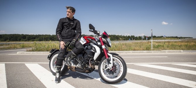 MV Agusta Brutale Dragster 800 RR – test şi prezentare