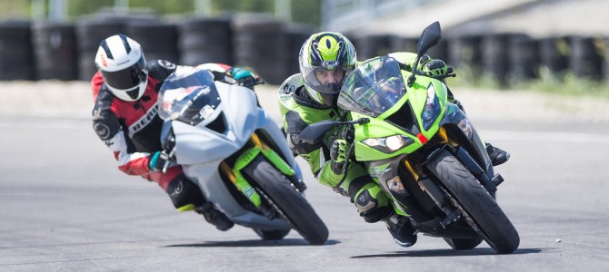 Kawasaki ZX-6R 636 standard vs ZX-6R modificat – Prezentare video – partea 1-a