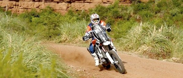 Aventura lui Mani Gyenes la Dakar 2016 continuă cu succes – locul 13 în etapa a 3-a