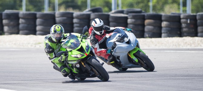 Kawasaki ZX-6R 636 standard vs ZX-6R modificat – Prezentare video – partea a 2-a