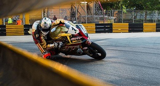 Peter Hickman câştigă cea de-a 50-a ediţie a cursei Macau GP