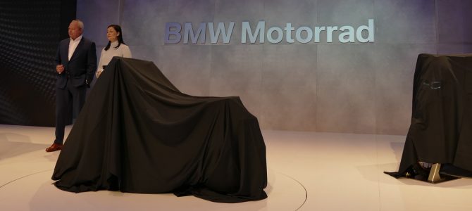 Standul BMW la EICMA 2017