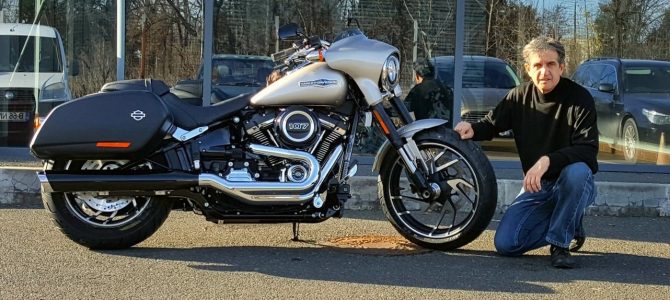 Noul model Sport Glide a ajuns la magazinul Harley-Davidson din București