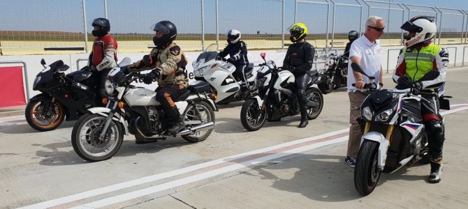 Cum a fost la prima ședință de pregătire California Superbike School  