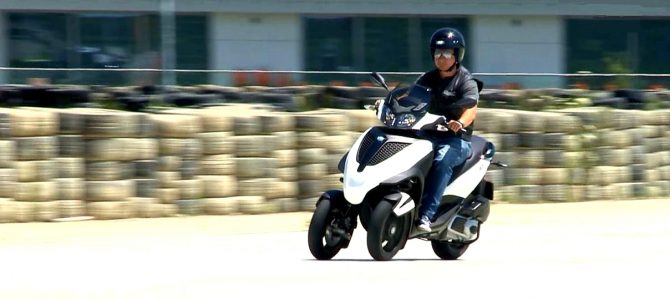 Scuterul Piaggio MP3