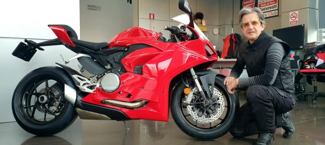 Noul Panigale V2 a ajuns la magazinul din București al importatorului Ducati