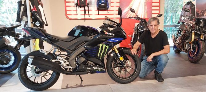 Yamaha R125 Monster Energy MotoGP Edition a ajuns la magazinul din Bucureşti al importatorului