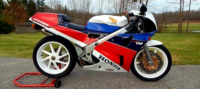 Honda va produce piese de schimb pentru modelul legendar VFR750R – RC30