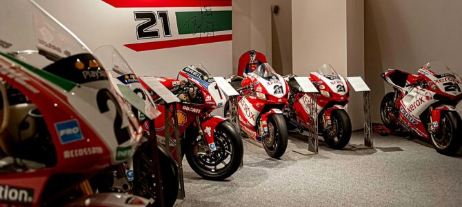 Expoziție omagială Troy Bayliss la muzeul Ducati