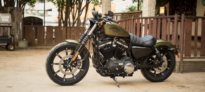 Iron 883 modelul 2016, sau curentul Dark Custom dus la extrem