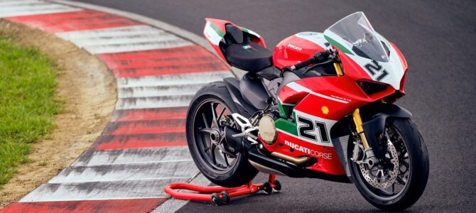 Ducati Panigale V2 Bayliss 1st Championship 20th Anniversary